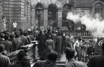Crowds in Old College quad in the 1920s
