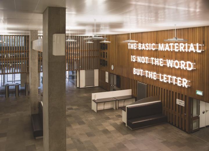 Nathan Coley sculpture