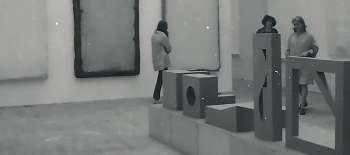 Gotthard Graubner’s paintings (Cushion Pictures) and Erwin Heerich’s construction in studio E.25. (August 1970). Photo